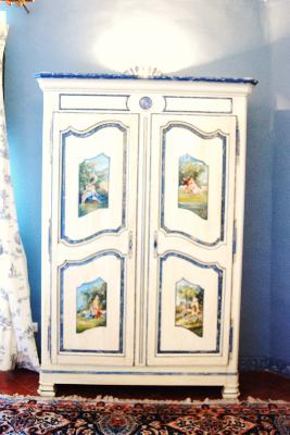 relooking armoire,,armoire décorées sur commande, armoires recyclées, armoires relookées ,decor sur meuble, peinture décorative mobilier